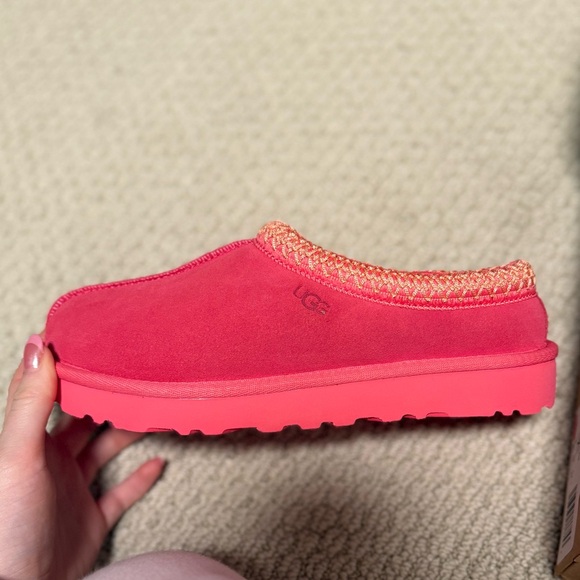 Pink Uggs! Brand new out of the box. Cutest shoes evee - Picture 1 of 3